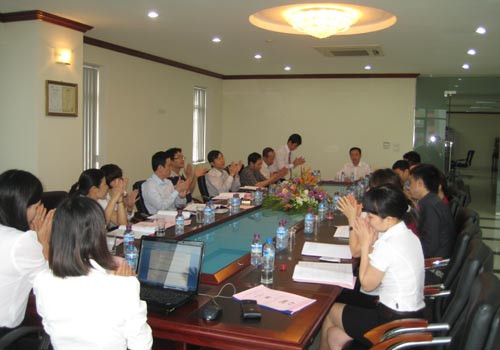 Đại Hội Đồng Cổ Đông thường niên năm 2012 - Công ty CP ĐT Dịch Vụ Hoàng Huy-HHS